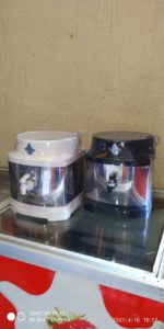 Suporte para galão de água com torneira Natália Luxus Inox – R$70,00